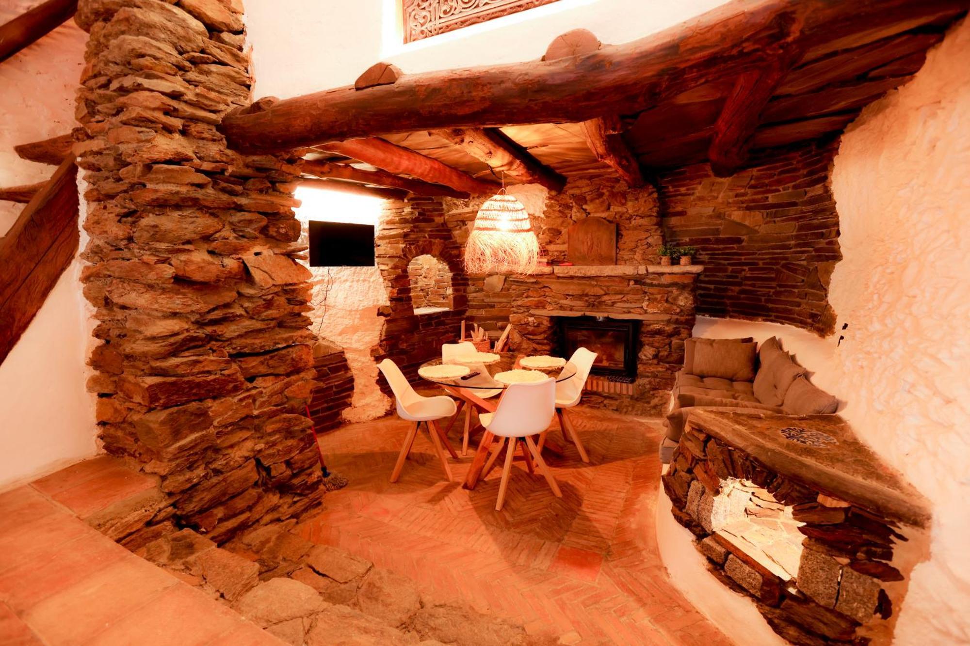 Casa De Los Titeres Pitres Exteriör bild